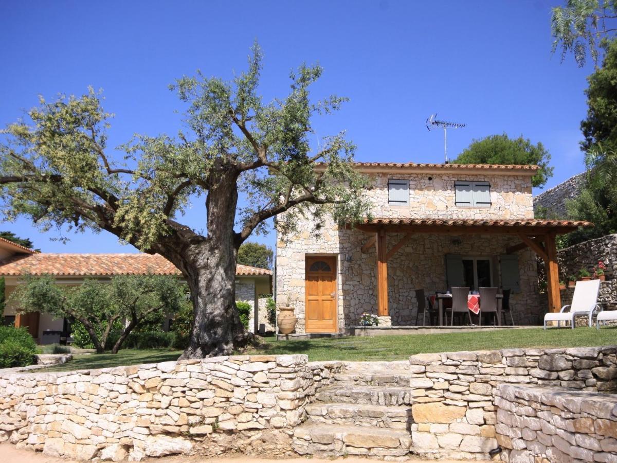 Villa Sanchez Bonifacio  Exterior photo